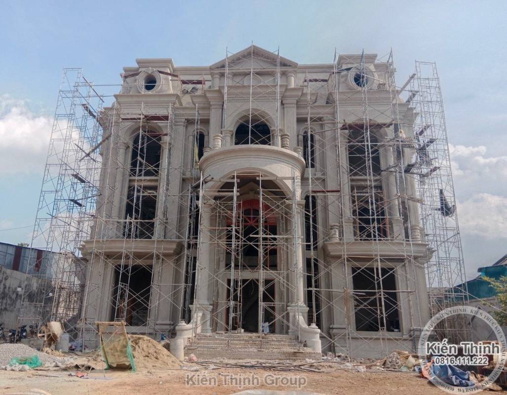 Thi công biệt thự tân cổ điển 4 tầng tại Long Khánh