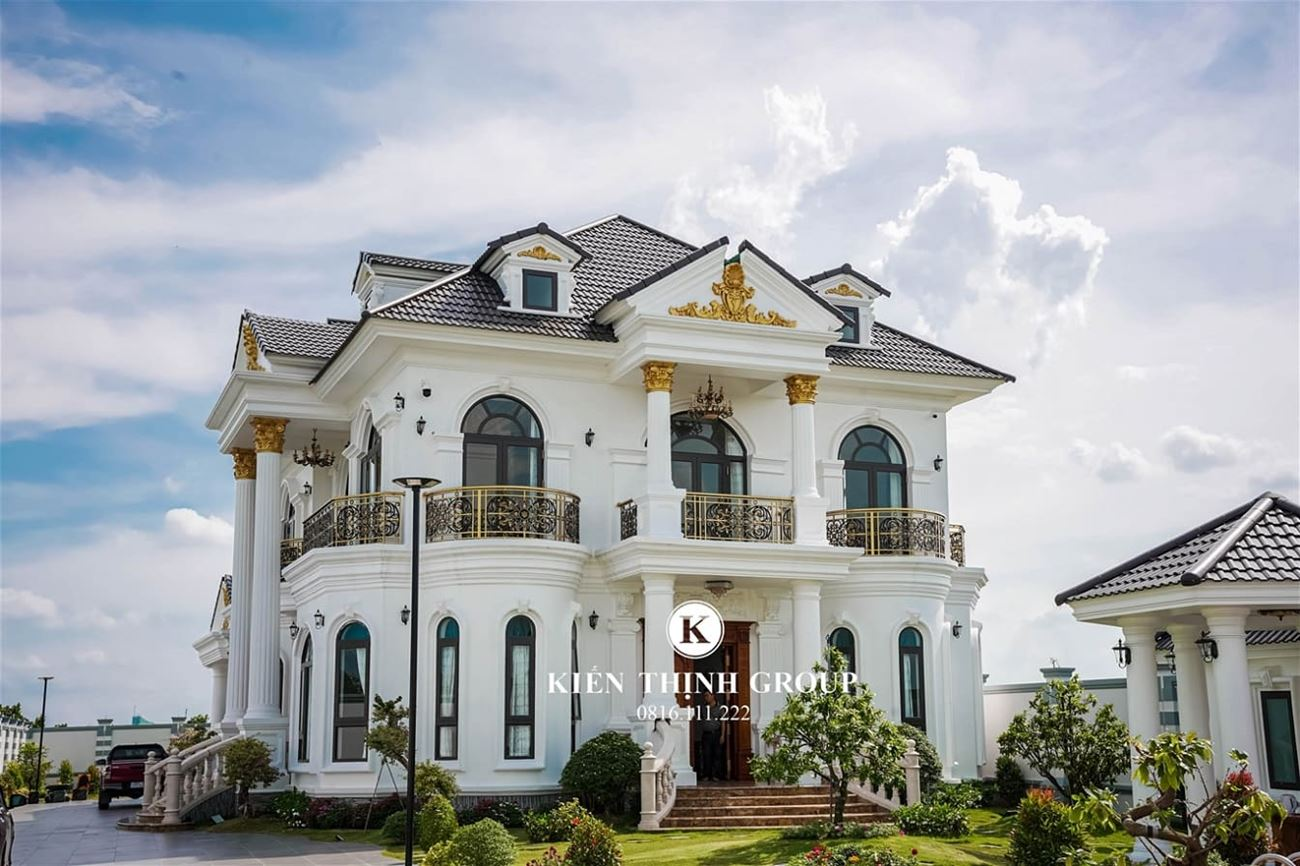 Toàn cảnh chính diện xa hoa của căn biệt thự