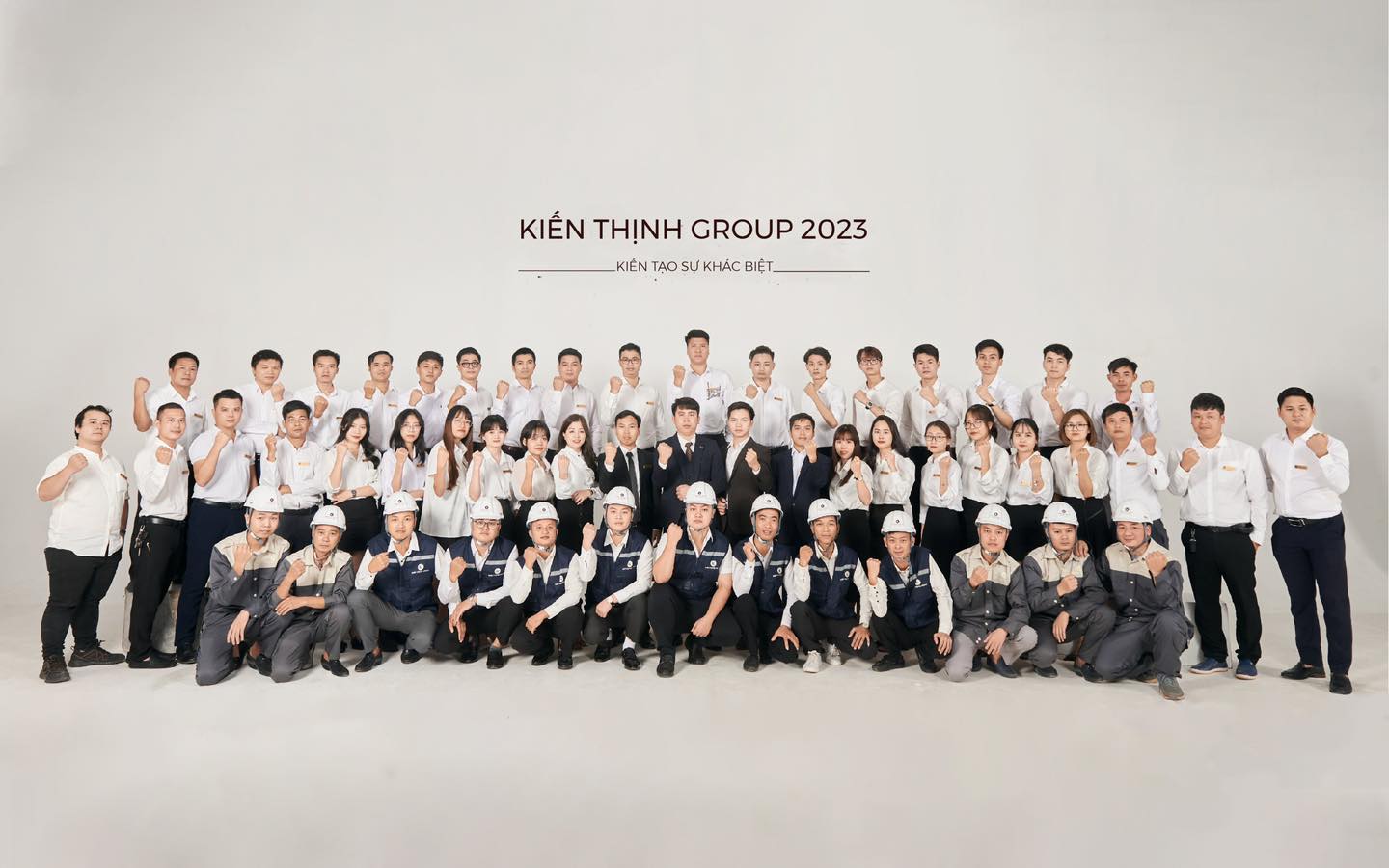 Đến với Kiến Thịnh Group để được tư vấn lựa chọn và thiết nội thất biệt thự phù hợp
