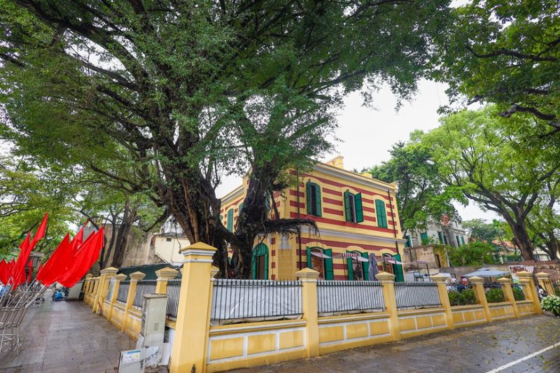 Biệt thự cổ ở trung tâm Hà Nội