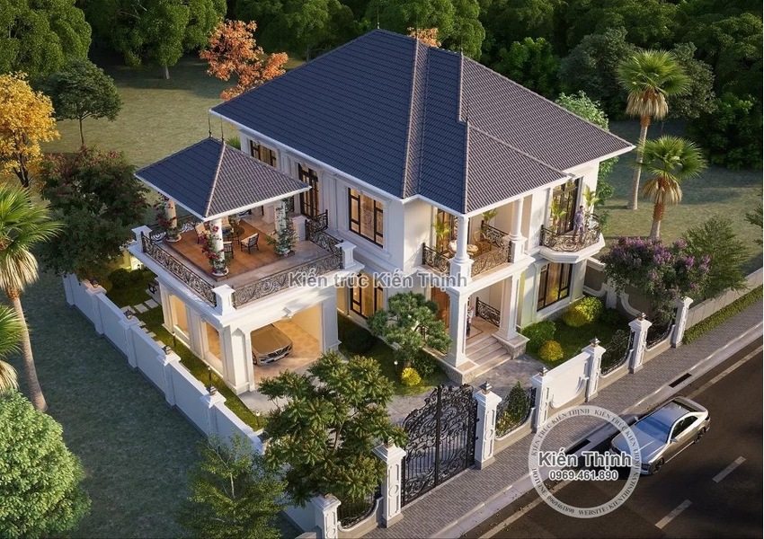 Hệ thống sân vườn được kiến trúc sư Kiến Thịnh bố trí linh hoạt, bao quanh khắp ngôi nhà tạo không xanh tươi mát, thoáng đãng