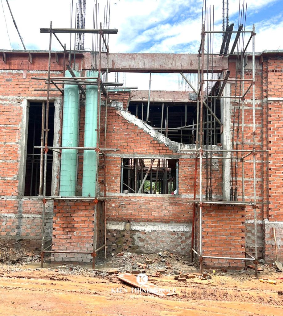 Xây tường bao tầng 1