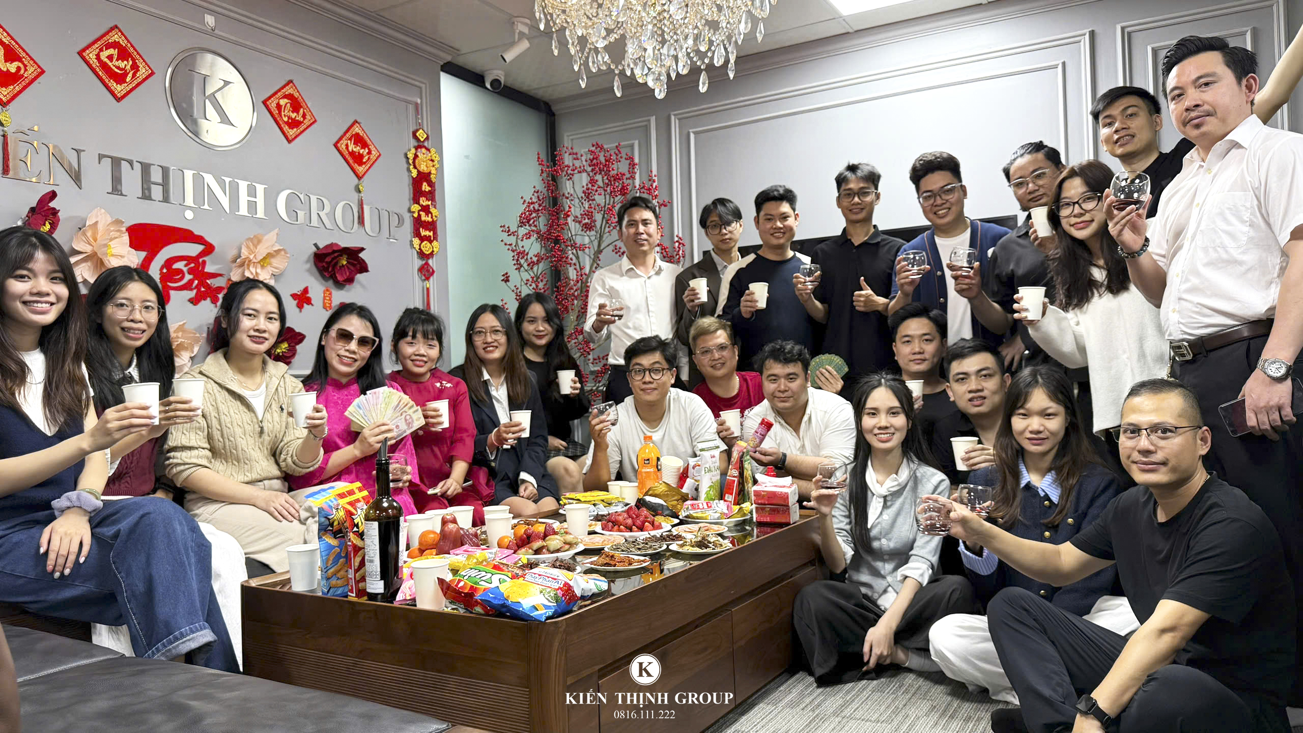 Các thành viên Kiến Thịnh Group có mặt đông đủ trong ngày đầu khai xuân